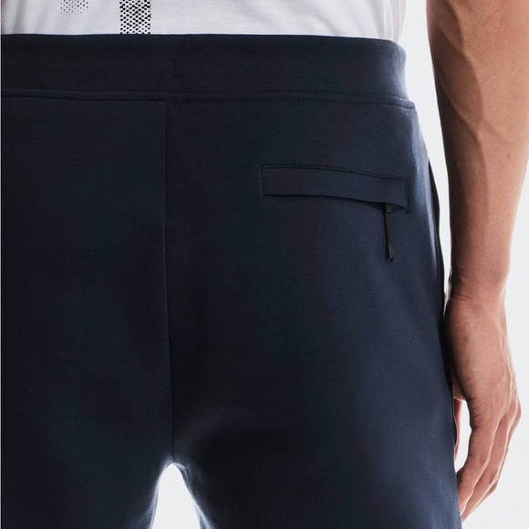 On Running Men’s Focus Tech Sweatpants Navy Large - Picture 4 of 8